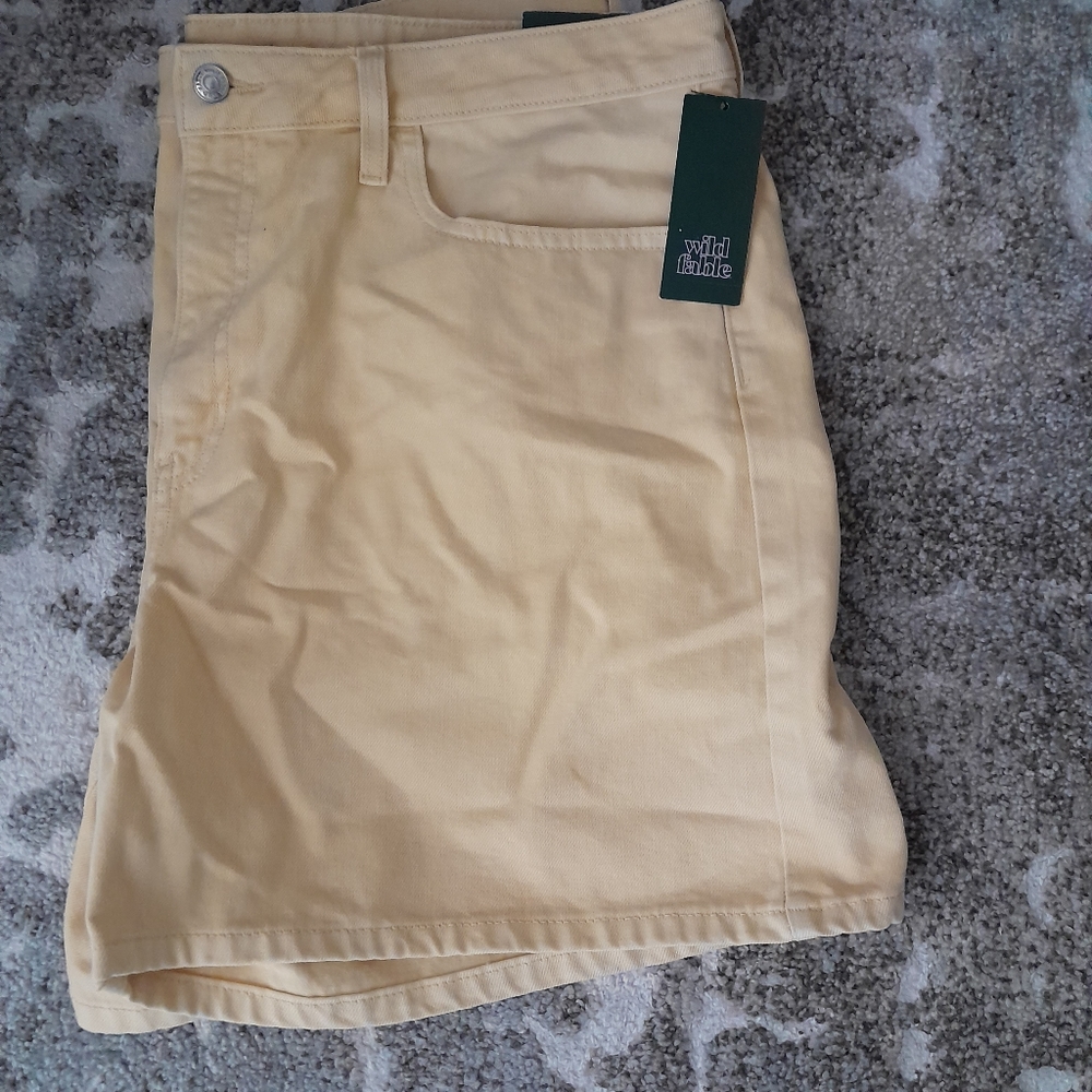 Wild Fable Women's Yellow Jean Shorts Size 18